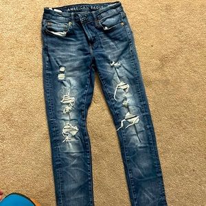 American Eagle ripped jeans barely worn
